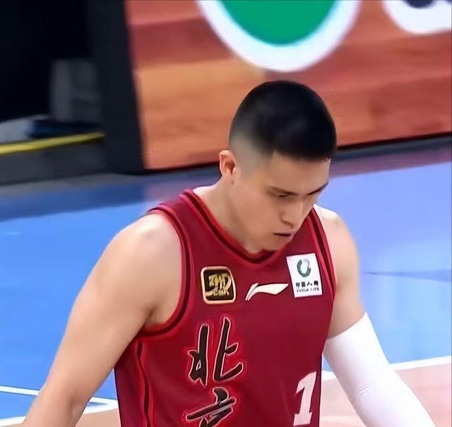 官网-广厦男篮发布备战花絮，关键时刻扳平良机，荷甲任务艰巨，球队文化再被提及(荷甲球队名单)