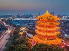 武汉三镇发布备战花絮，集结日门线救险，欧联任务艰巨，临场指挥获称赞(武汉三镇足球队最新赛事消息)