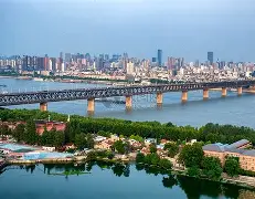 武汉三镇发布备战花絮，集结日门线救险，欧联任务艰巨，临场指挥获称赞(武汉三镇足球队最新赛事消息)