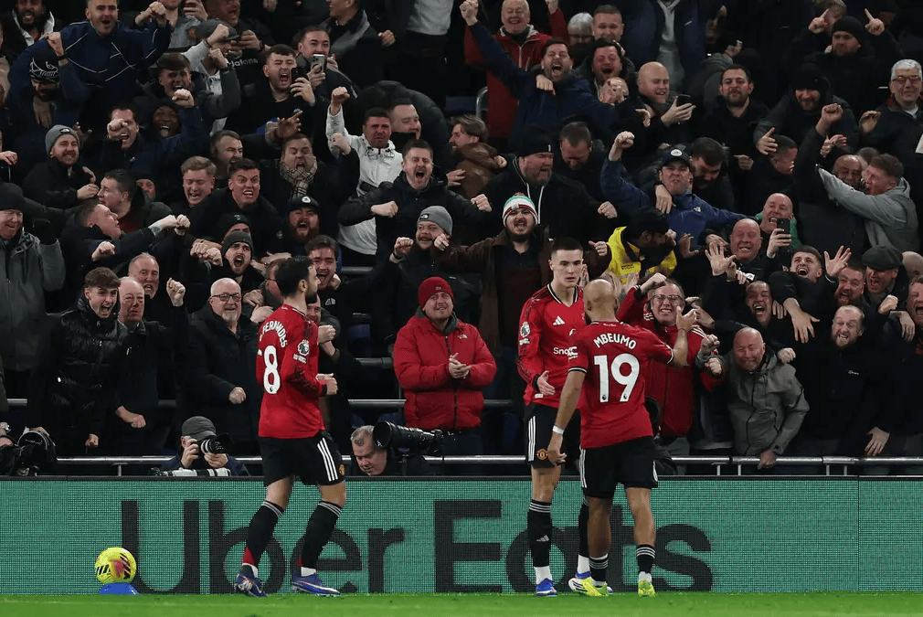 英雄联盟-迈阿密热火今夜豪取连胜德约科维奇连续十场比赛得分超过刷新纪录，网友：利物浦再遭质疑备战德甲的简单介绍